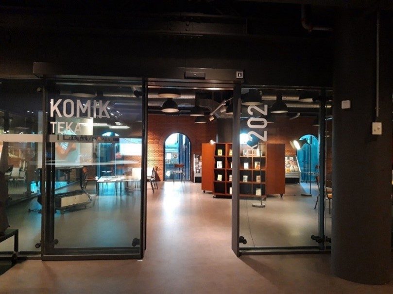 Photo de la « Komikteka » (BDthèque), Mediateka BBK, Bilbao © Adèle Martin