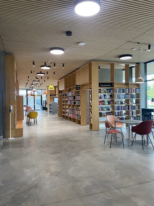 Espaces intérieurs de la bibliothèque de Gellerup