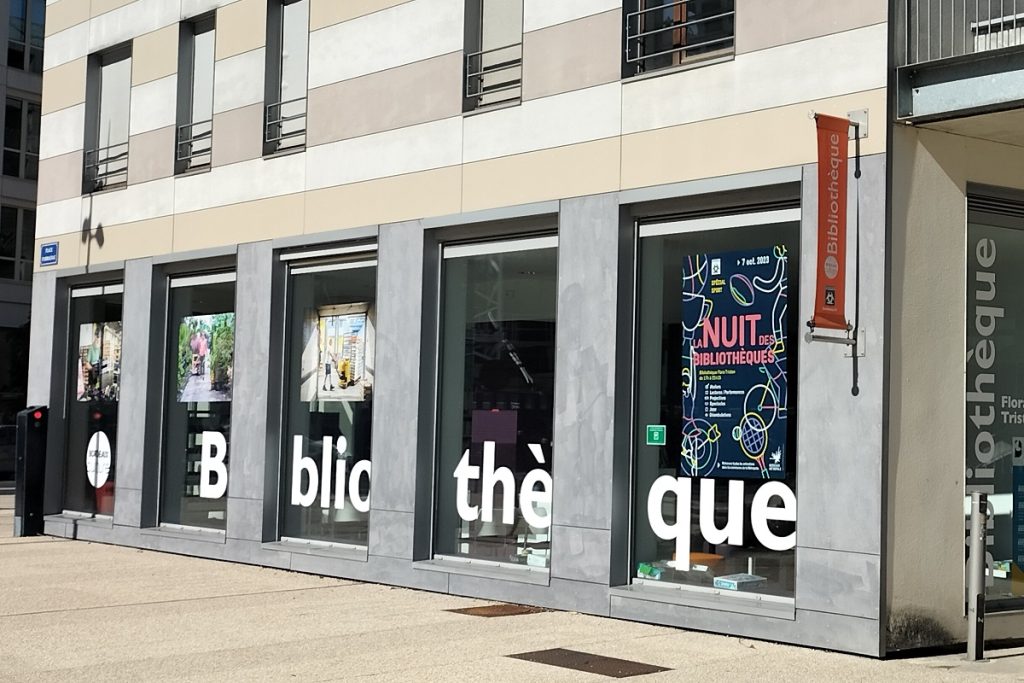 Façade de la bibliothèque Flora Tristan Lyon