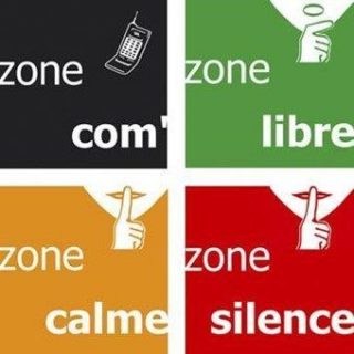 Signalétique de la Bibliothèque universitaire d’Angers : diversification des espaces : zone com' ; zone libre ; zone calme ; zone silence